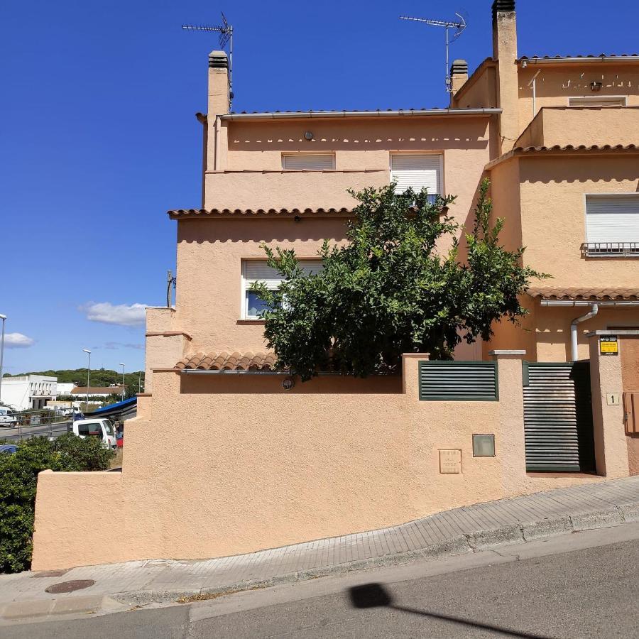 הוילה L' Escala Casa Dorada מראה חיצוני תמונה